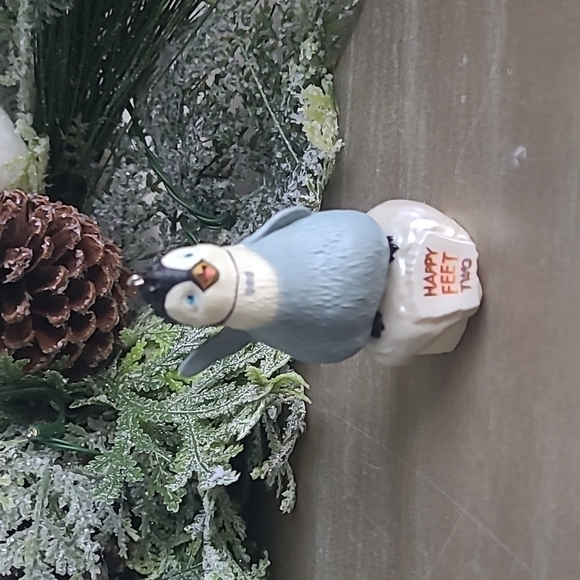 Hallmark Keepsake Ornament 2012 Happy Feet 2 Erik Finds His Groove Penguin - Picture 2 of 7